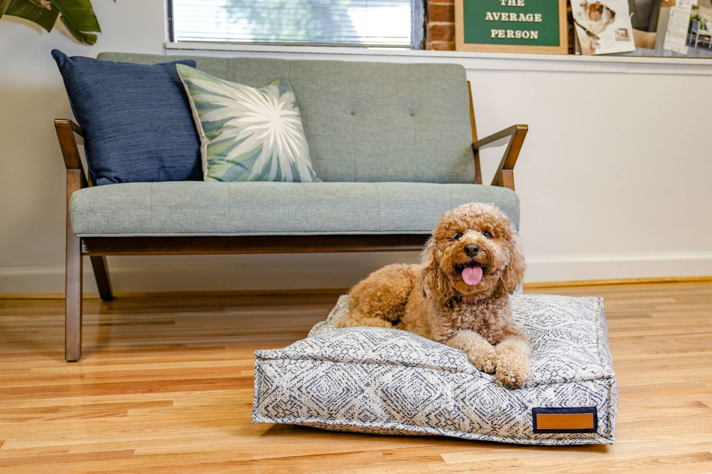 Lounger Pet Bed in Sapphire Spaniel by Furr Baby Gifts